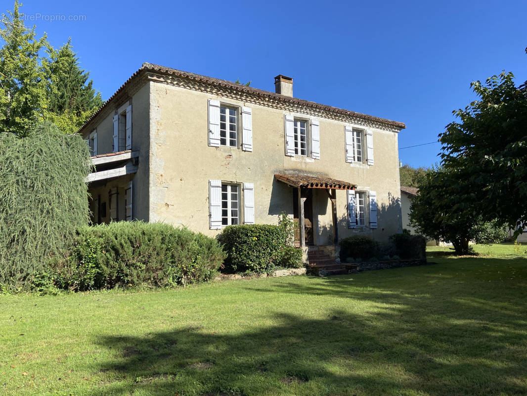 Maison à CASTELNAU-D&#039;AUZAN