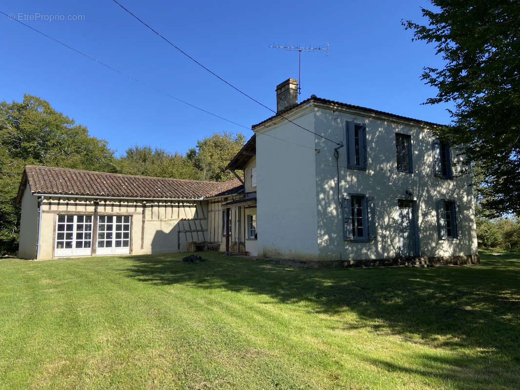 Maison à CASTELNAU-D&#039;AUZAN