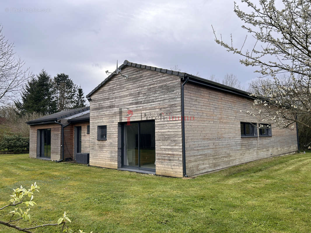 Maison à LE MELE-SUR-SARTHE