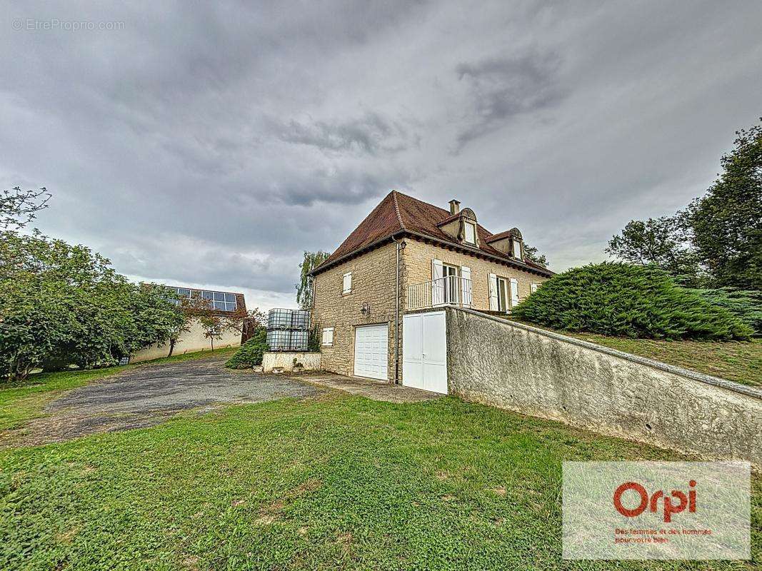 Maison à BEAUREGARD-DE-TERRASSON