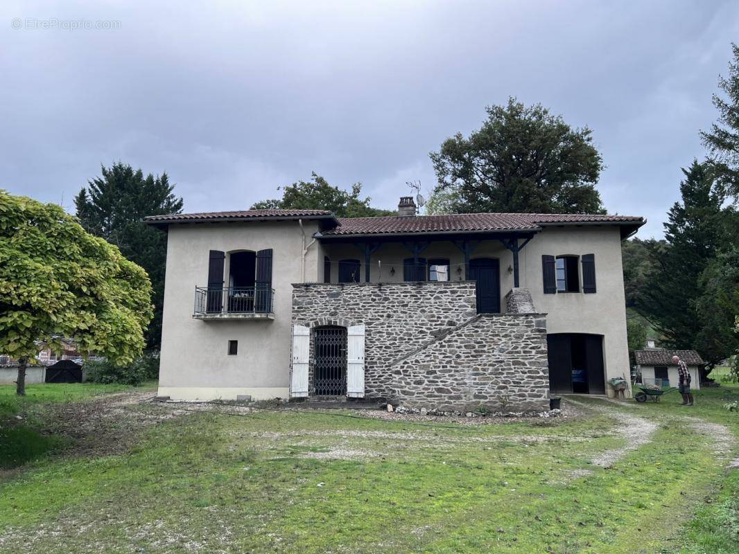 Maison à BAGNAC-SUR-CELE