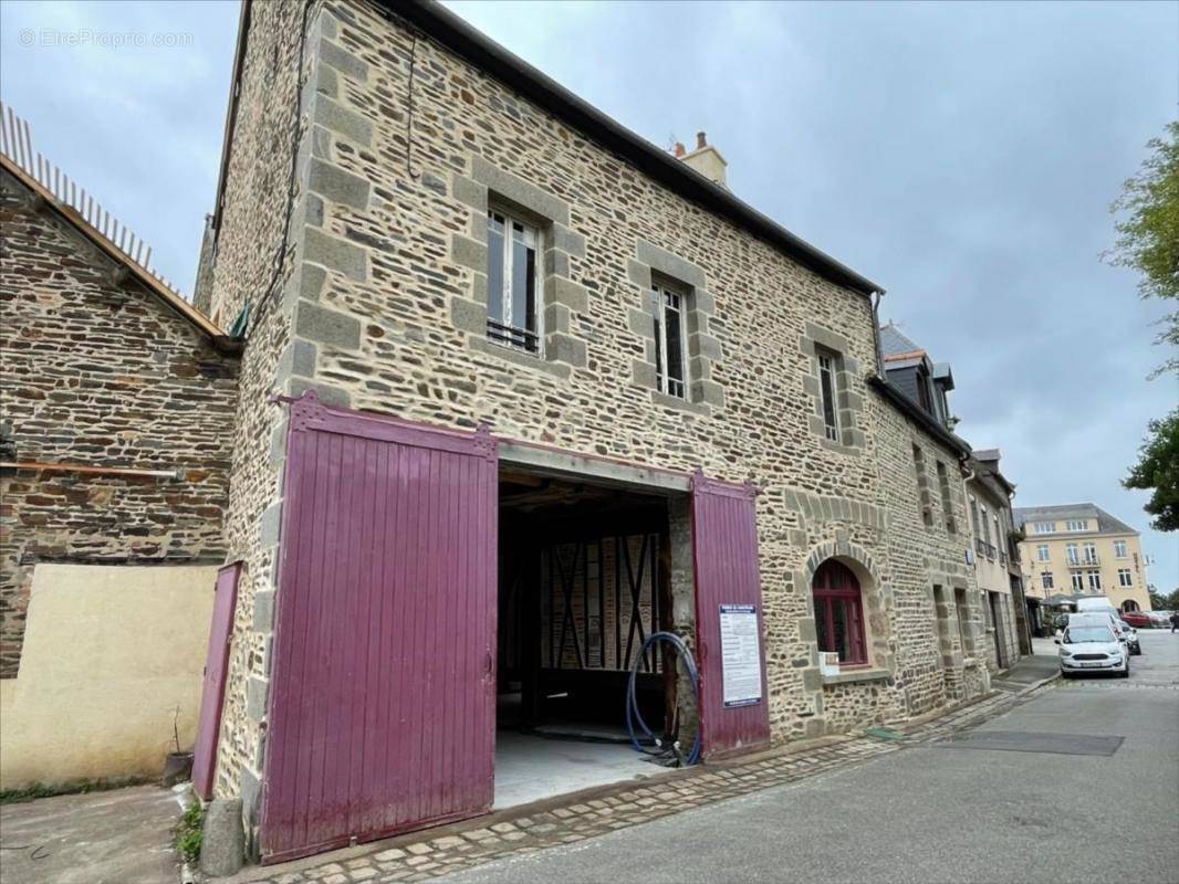 Maison à DOL-DE-BRETAGNE