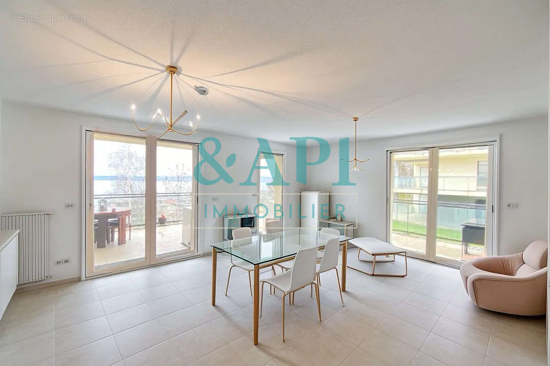 Appartement à EVIAN-LES-BAINS