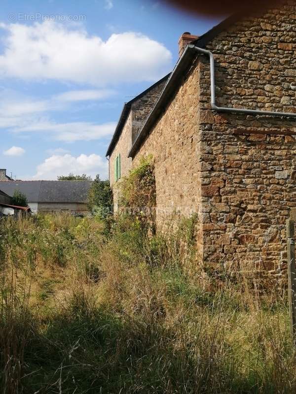 Maison à COMBOURG