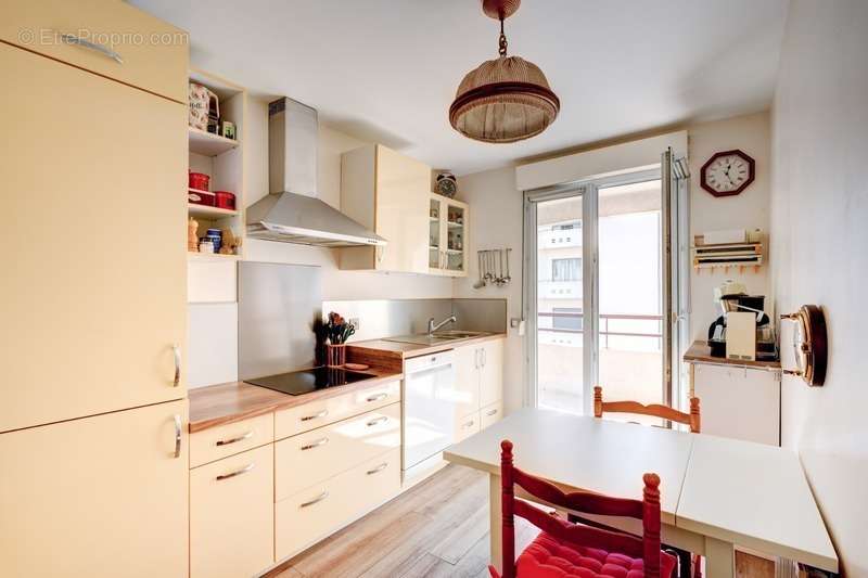 Appartement à LYON-9E