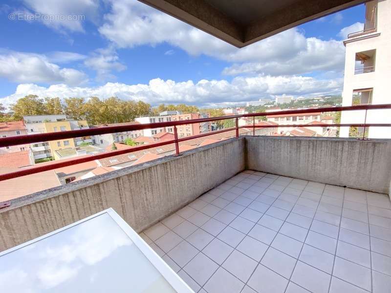 Appartement à LYON-9E