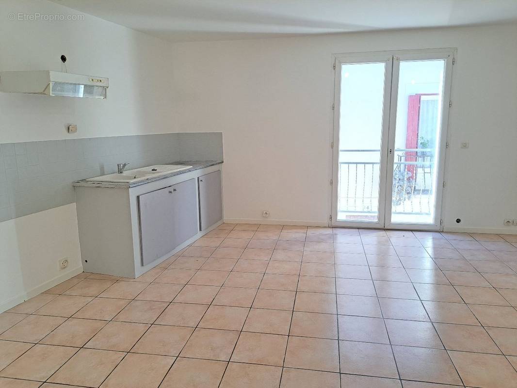 Appartement à MEZE