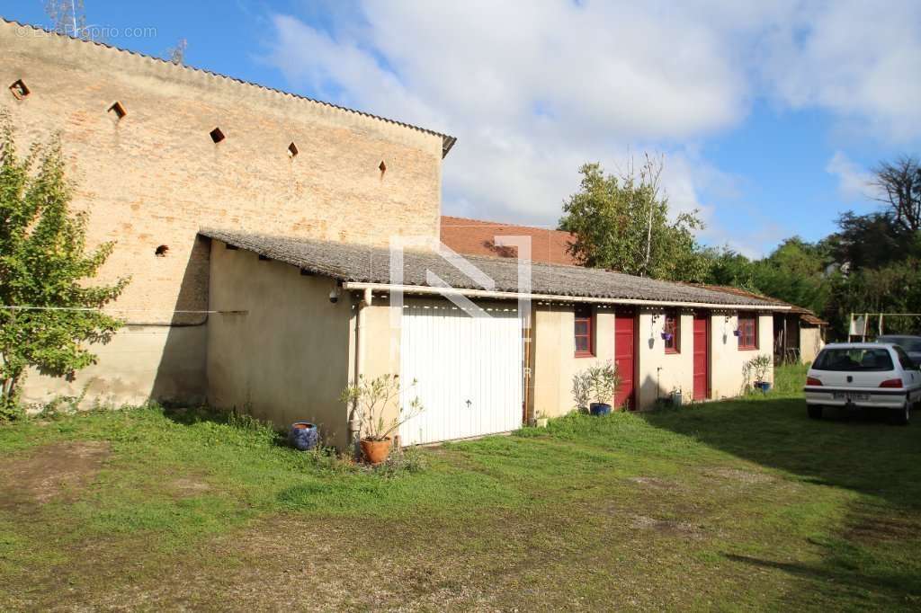 Maison à DOMPIERRE-SUR-BESBRE