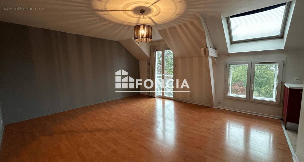 Appartement à PONTAULT-COMBAULT