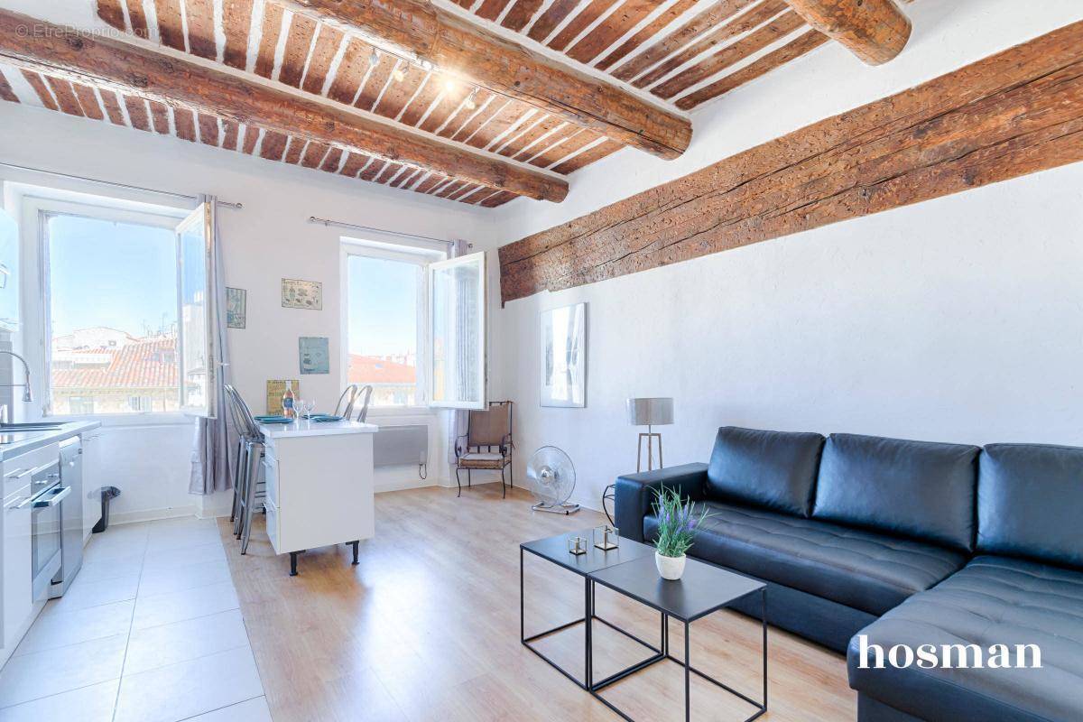 Appartement à MARSEILLE-1E