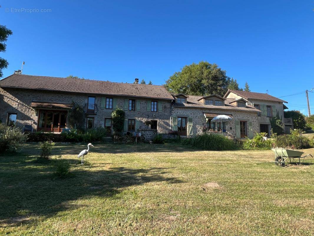 Maison à SAINT-LEGER-LA-MONTAGNE