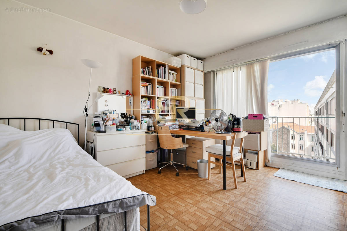 Appartement à PARIS-14E