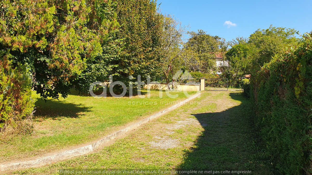 Maison à ORADOUR-SUR-VAYRES