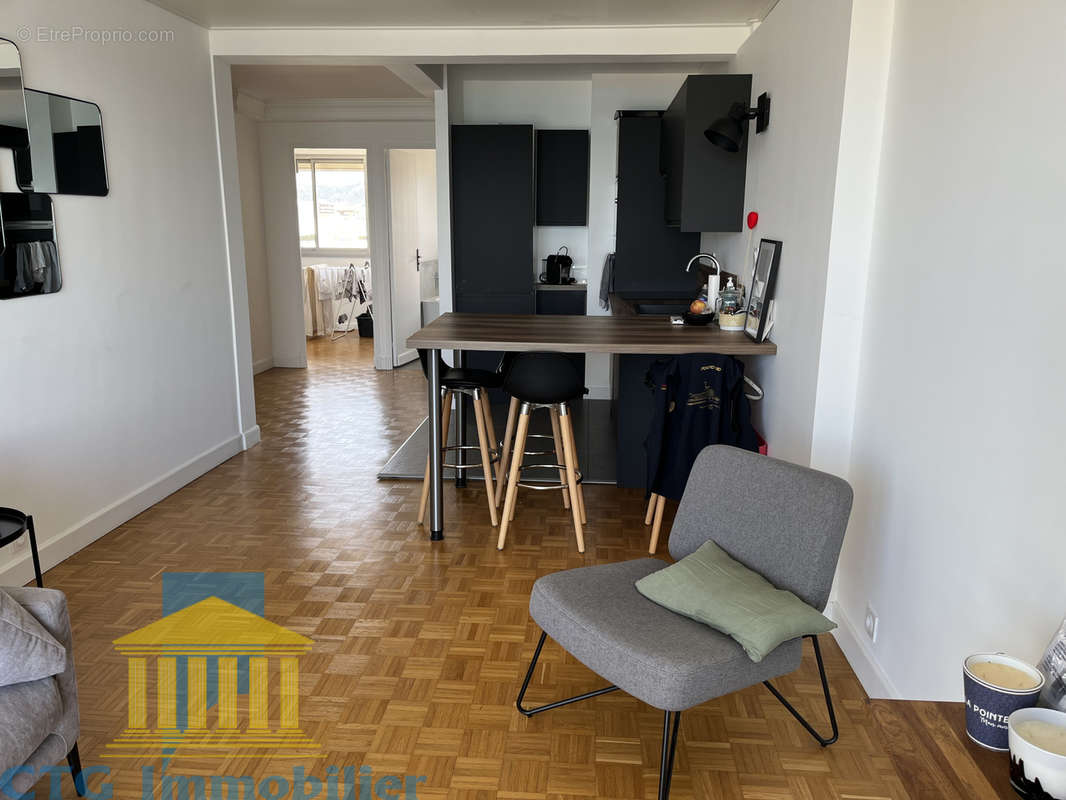 Appartement à MARSEILLE-8E