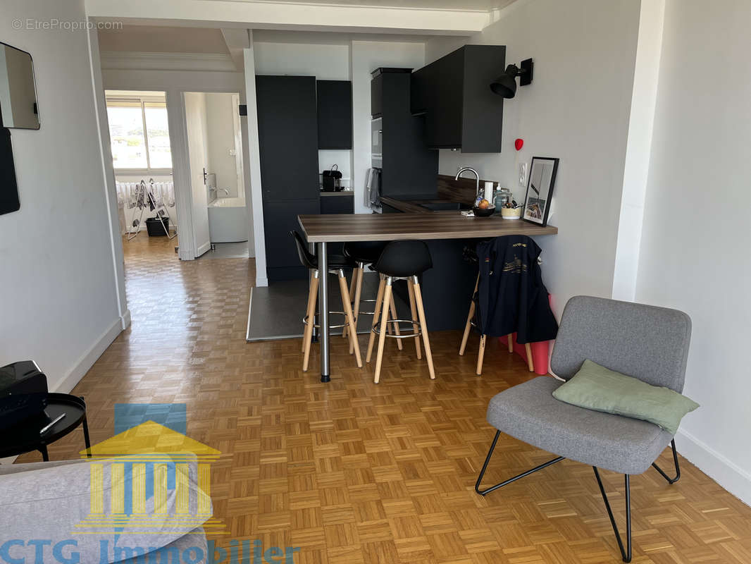 Appartement à MARSEILLE-8E