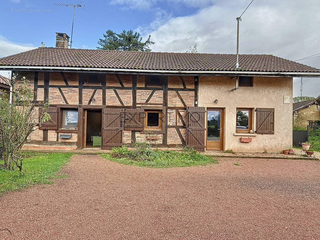 Maison à ROMENAY