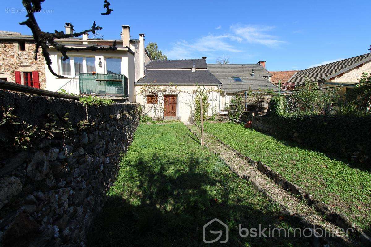 Maison à SAINT-JEAN-DU-BRUEL