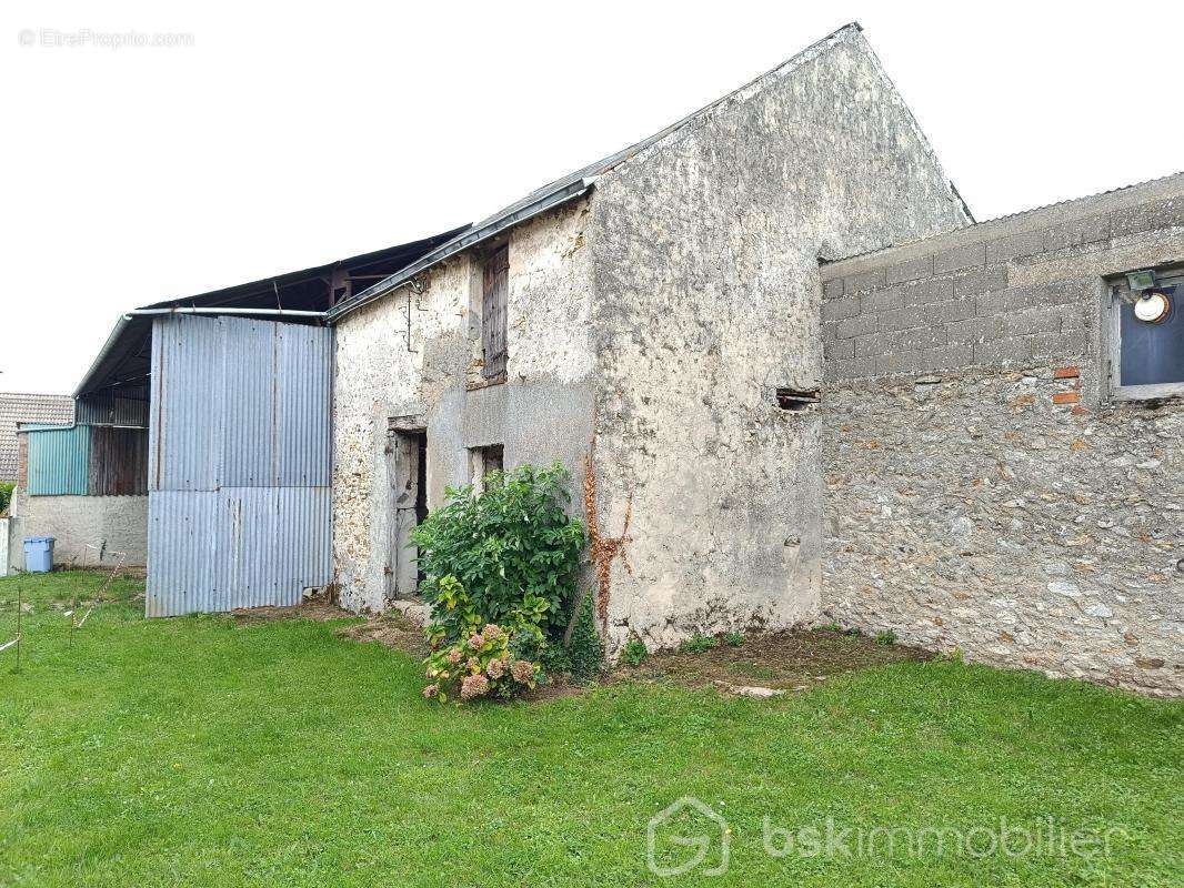 Maison à AUNAY-SOUS-AUNEAU