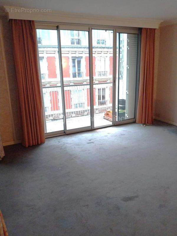 Appartement à PARIS-11E