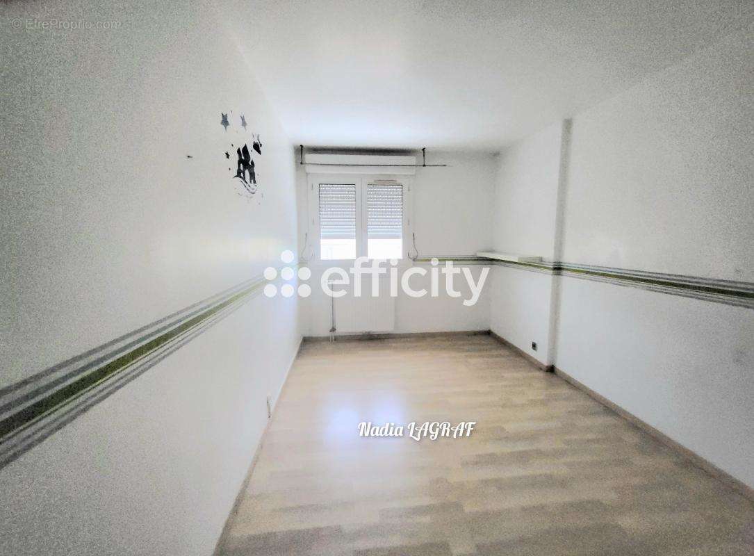 Appartement à GENNEVILLIERS