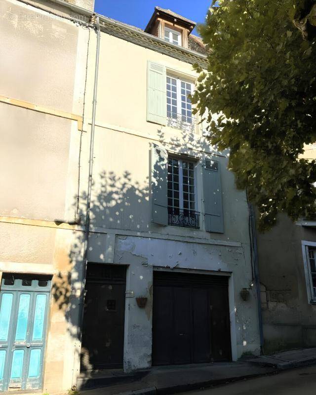 Maison à EXCIDEUIL