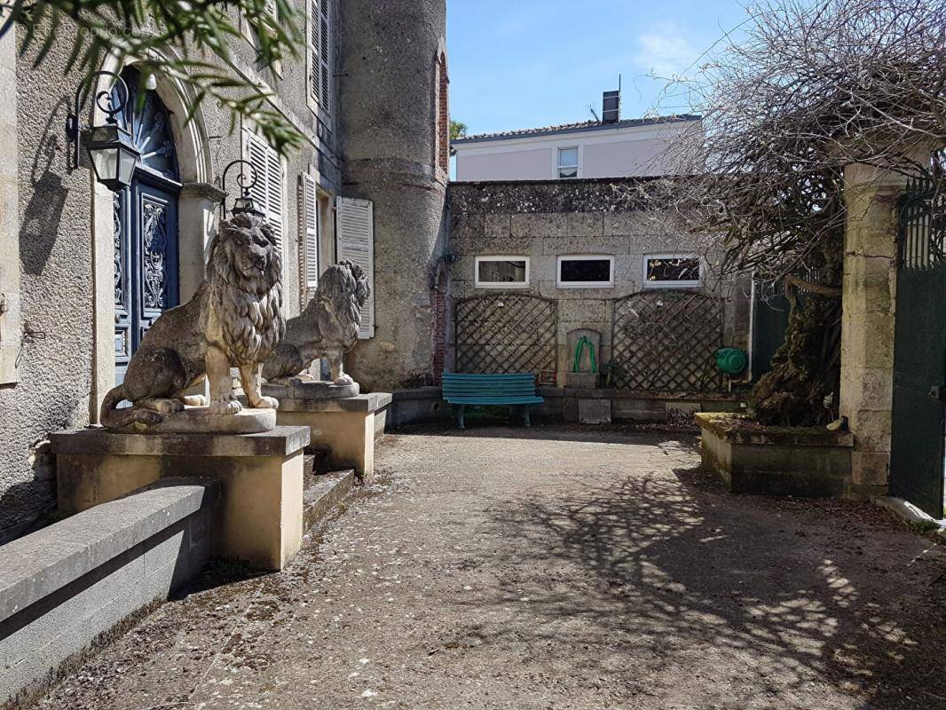 Maison à COULONGES-SUR-L&#039;AUTIZE