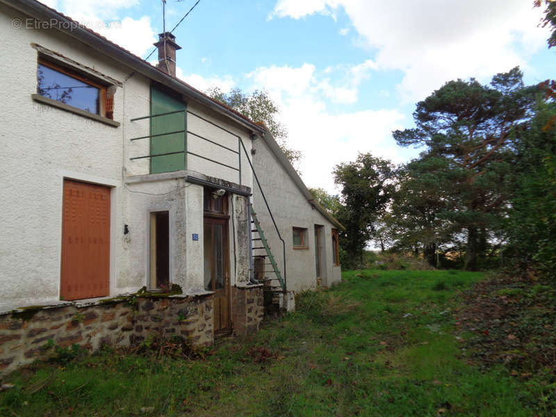 Maison à TREIGNY