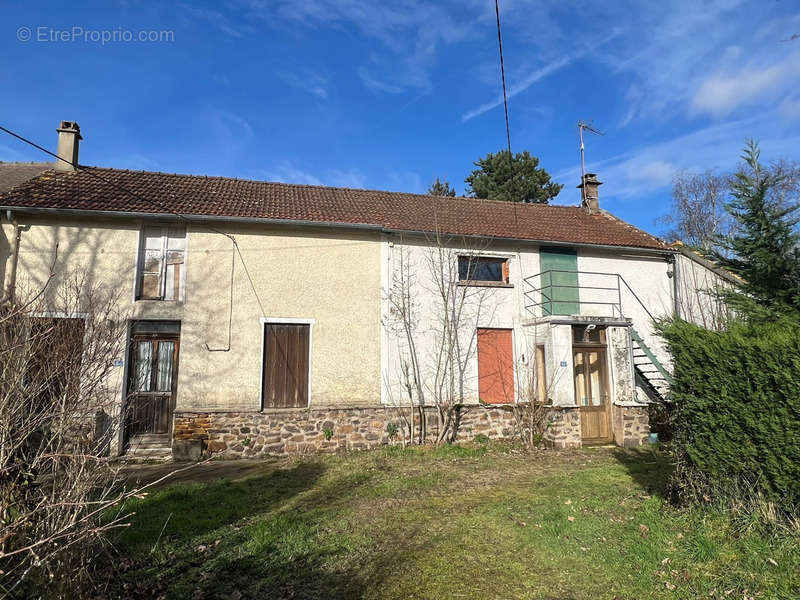 Maison à TREIGNY