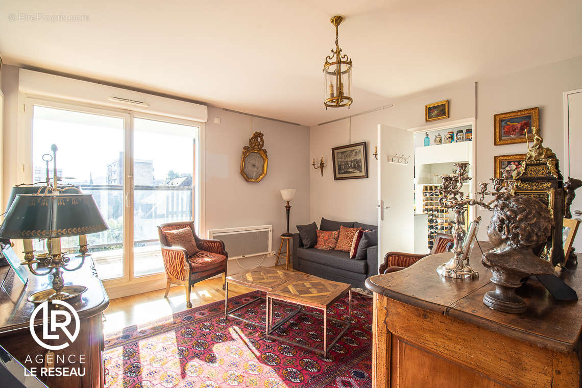 Appartement à NANTERRE