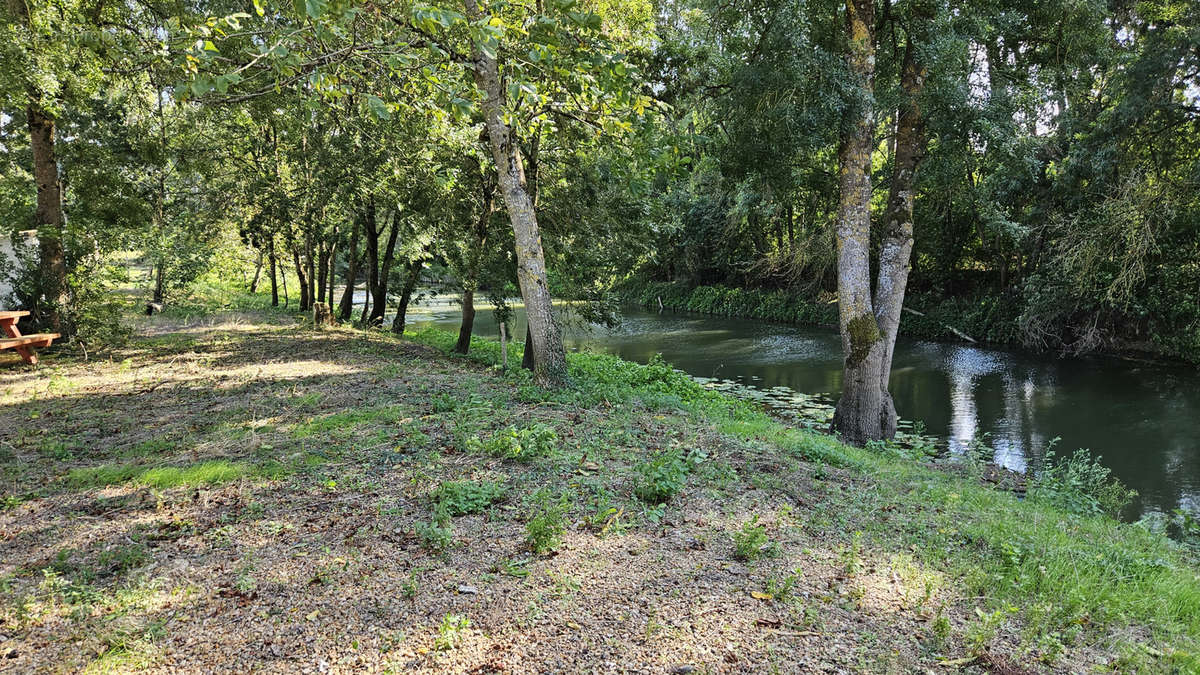 Terrain à VOUVRAY