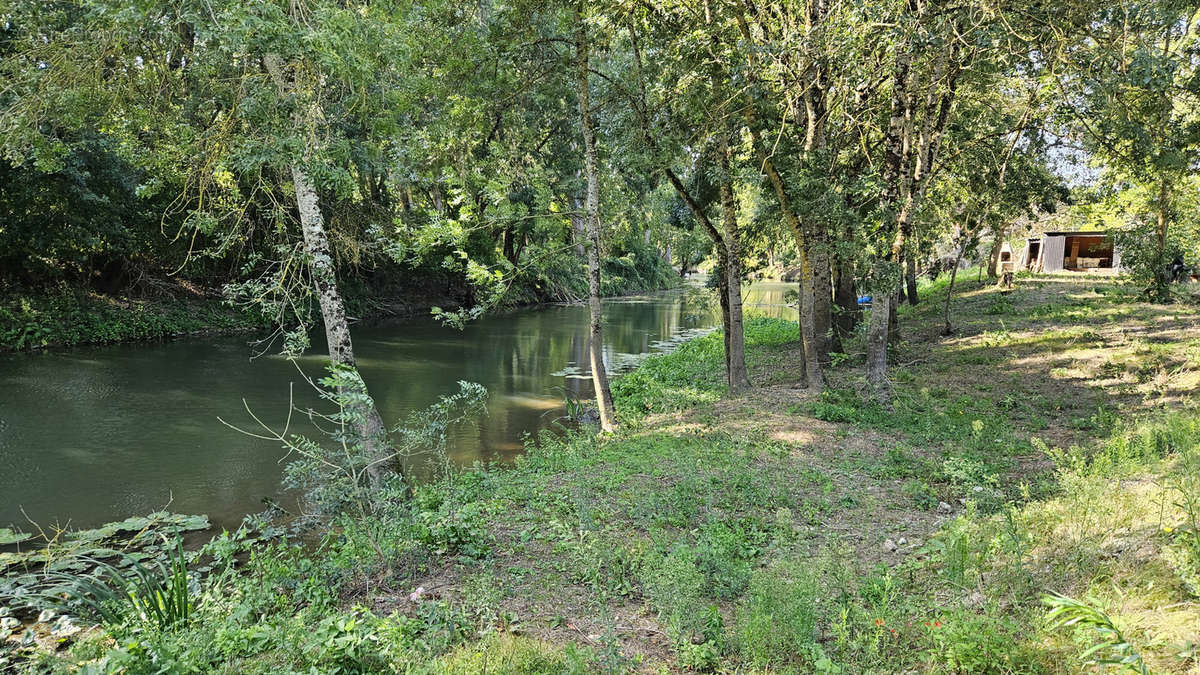 Terrain à VOUVRAY