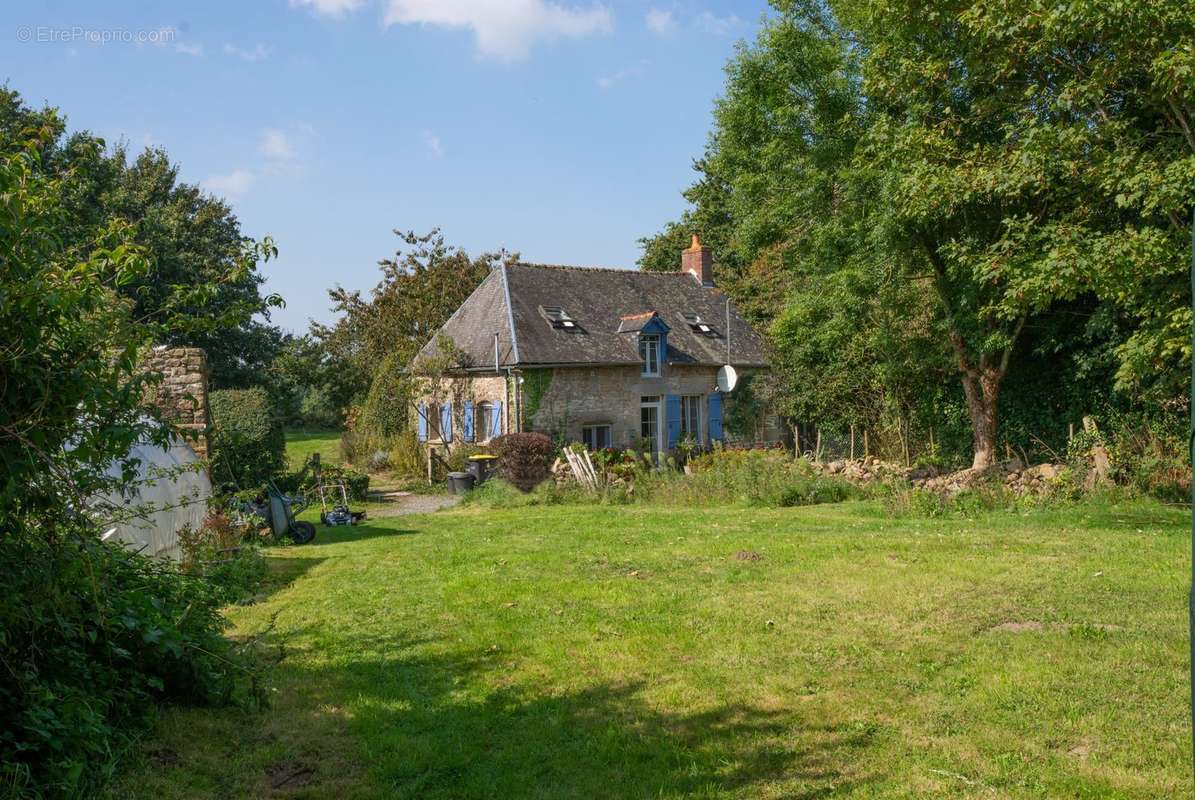 Maison à NOYAL-SOUS-BAZOUGES