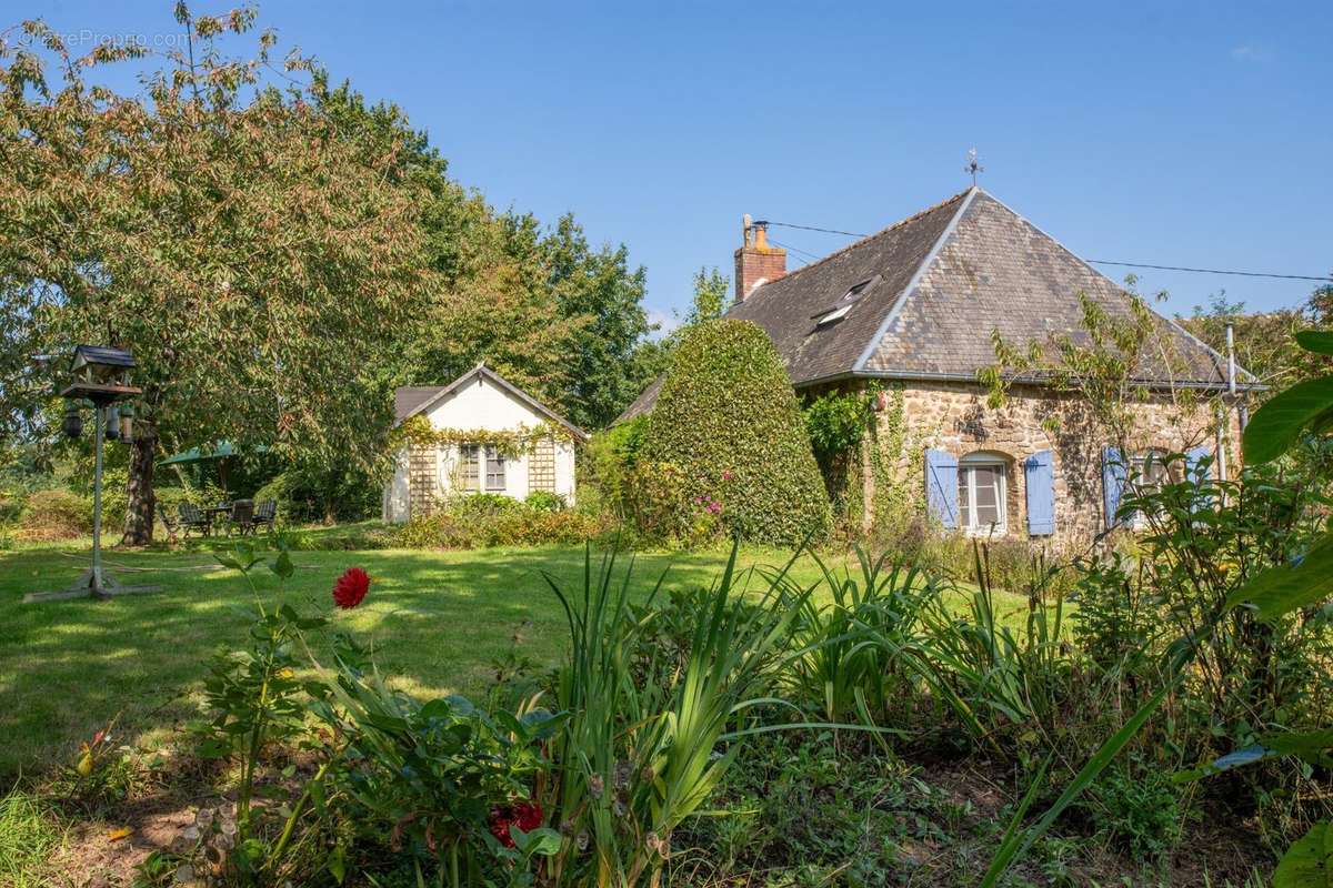 Maison à NOYAL-SOUS-BAZOUGES