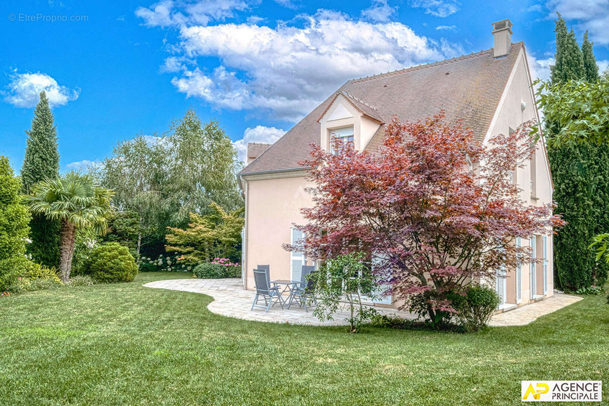 Maison à SAINT-GERMAIN-EN-LAYE