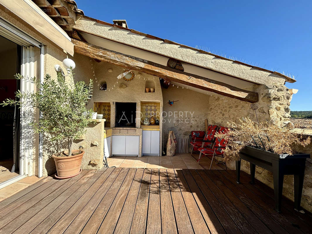 Maison à LA TOUR-D&#039;AIGUES