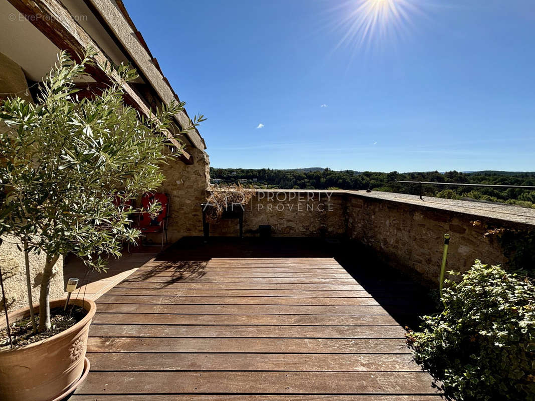 Maison à LA TOUR-D&#039;AIGUES