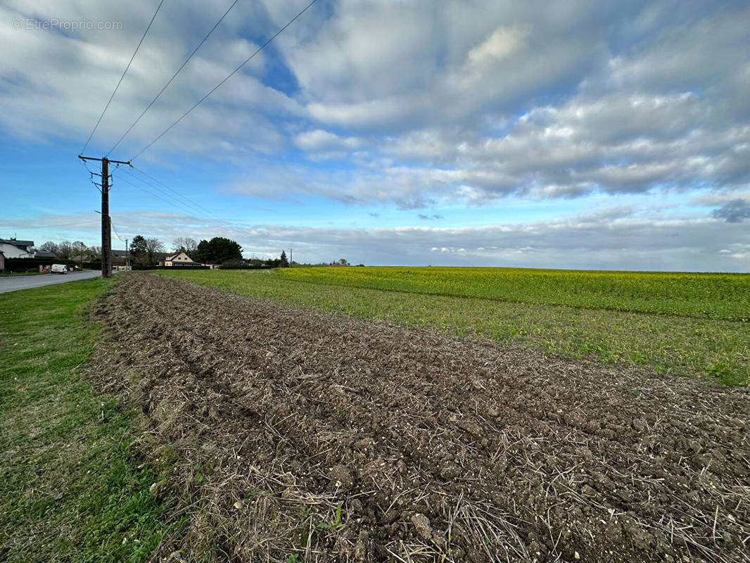 Terrain à DURY