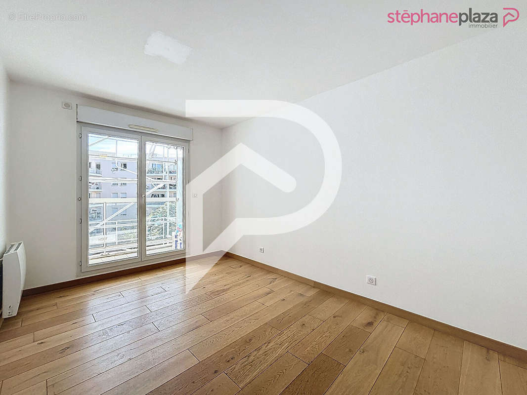 Appartement à SURESNES