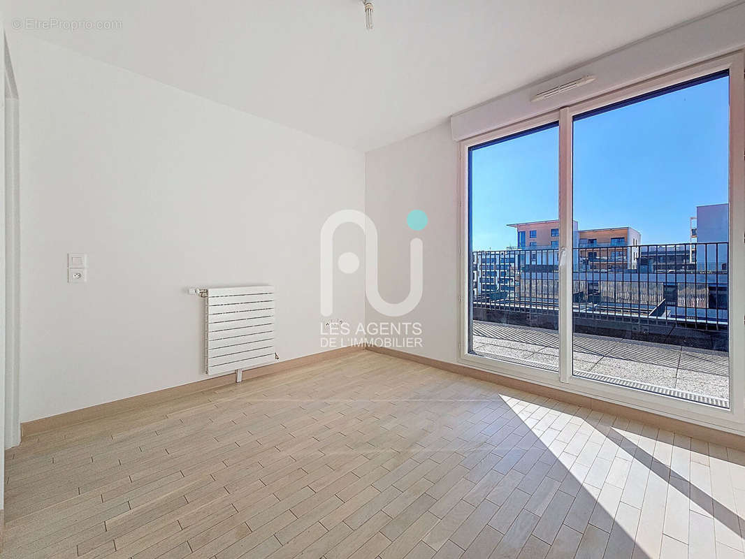 Appartement à GENNEVILLIERS