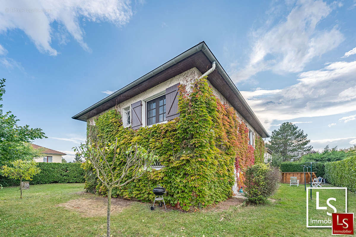 Maison à RIORGES