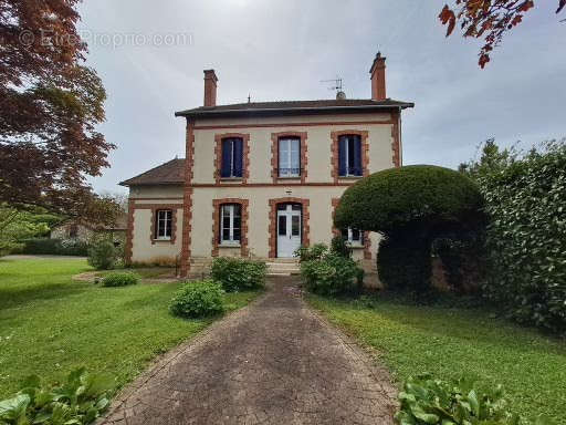 Maison à FLOGNY-LA-CHAPELLE