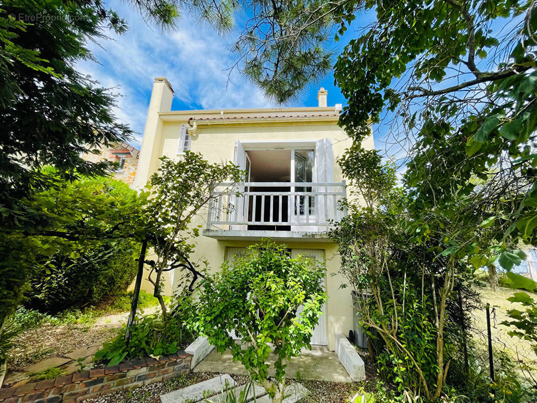 Maison à SARTROUVILLE