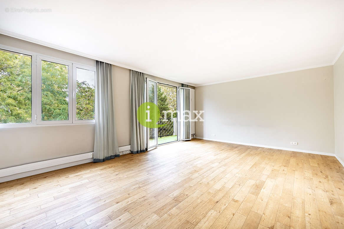 Appartement à NEUILLY-SUR-SEINE