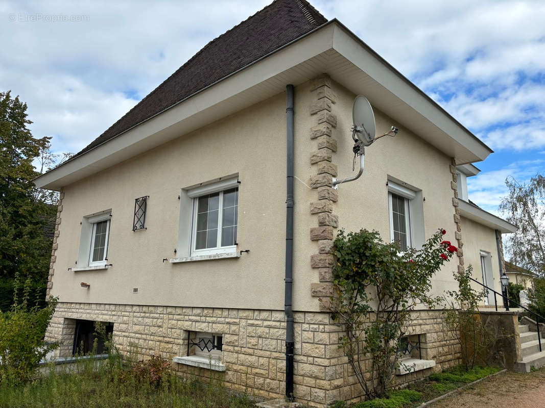 Maison à DOMPIERRE-SUR-BESBRE