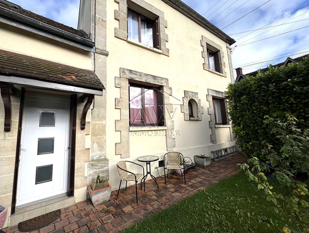 Maison à NOAILLES