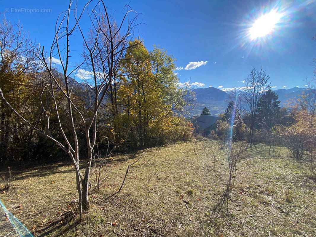 Terrain à CHATEAUROUX-LES-ALPES