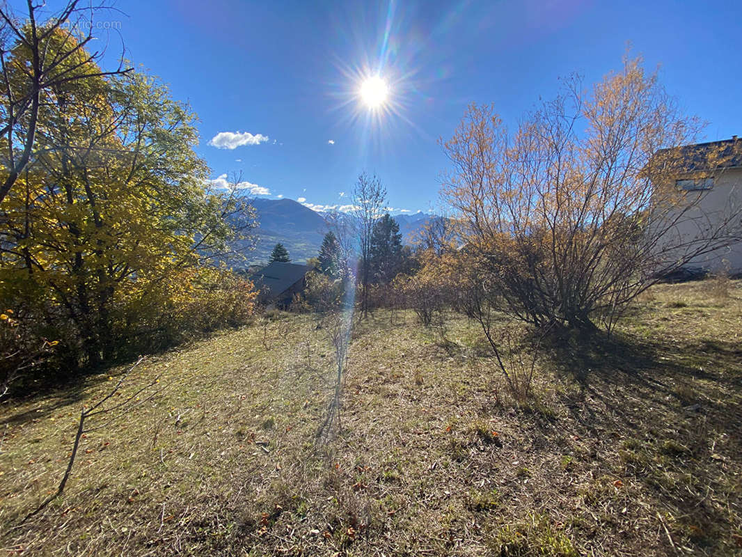 Terrain à CHATEAUROUX-LES-ALPES