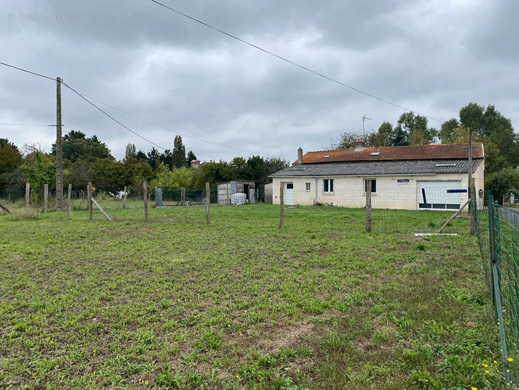 Maison à COUSSAY