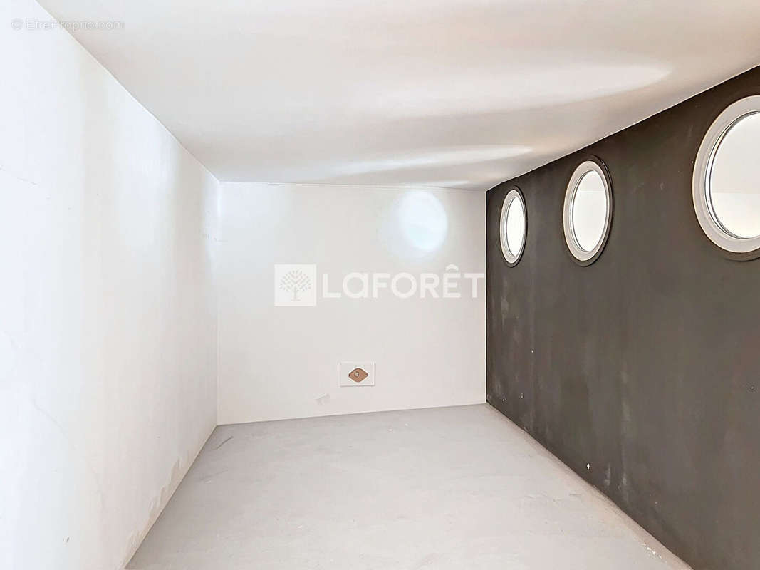 Appartement à PARIS-1E