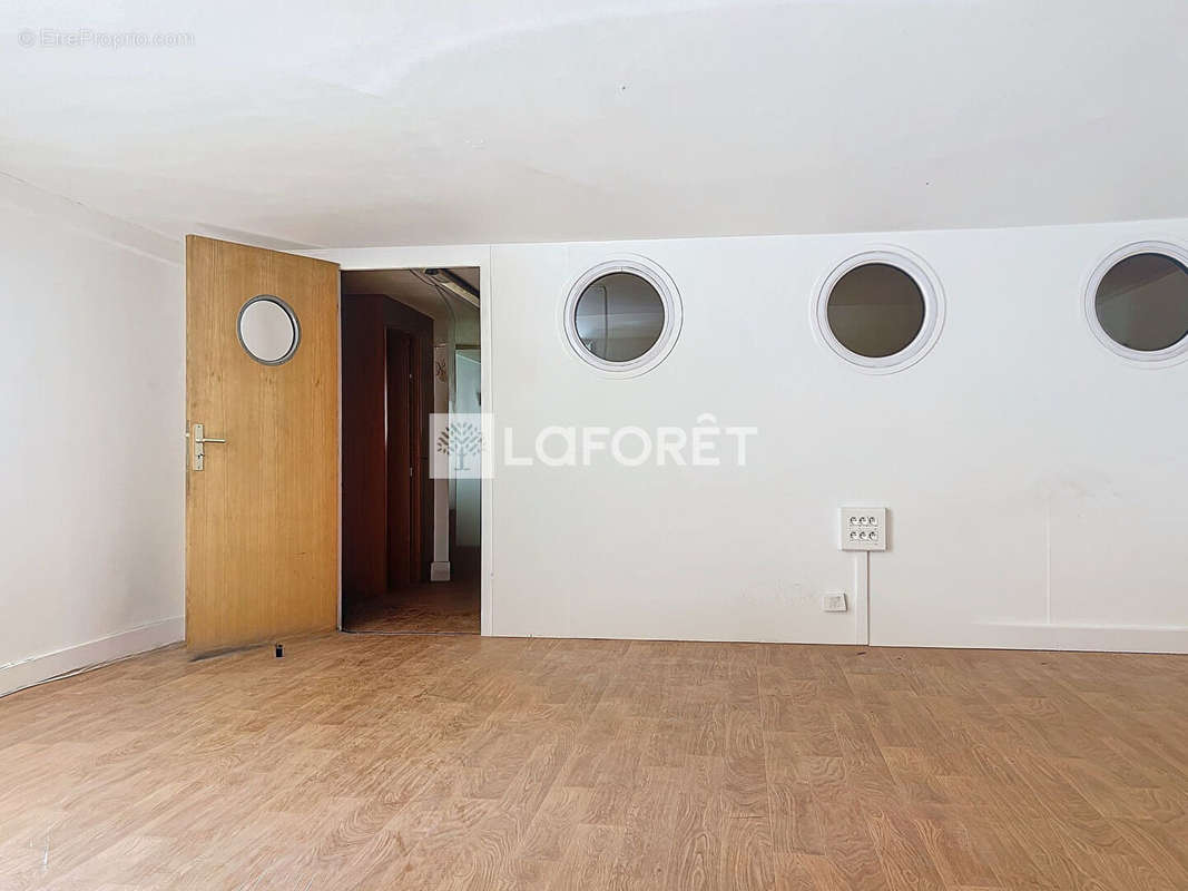 Appartement à PARIS-1E